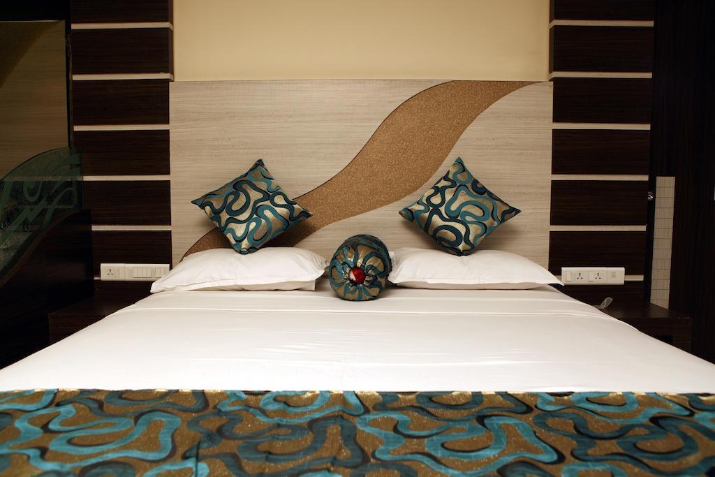 เอสบีเอส แกรนด์ โฮเทล Hotel โคอิมบาทอร์ ภายนอก รูปภาพ