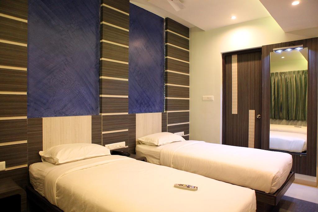 เอสบีเอส แกรนด์ โฮเทล Hotel โคอิมบาทอร์ ภายนอก รูปภาพ